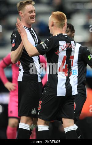 Newcastle United's Matty Longstaff celebrates with his bother Sean after scoring during the FA Cup match between Newcastle United and Rochdale at St. James's Park, Newcastle on Tuesday 14th January 2020. (Photo by Mark Fletcher/MI News/NurPhoto) Stock Photo