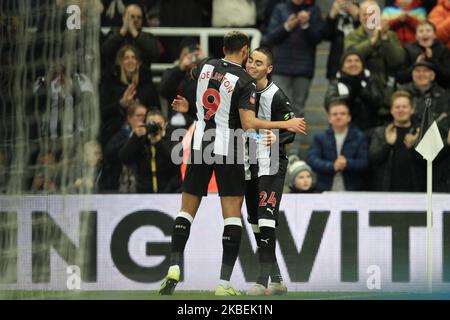 Newcastle United's Miguel Almiron celebrates with Joelinton after scoring during the FA Cup match between Newcastle United and Rochdale at St. James's Park, Newcastle on Tuesday 14th January 2020. (Photo by Mark Fletcher/MI News/NurPhoto) Stock Photo