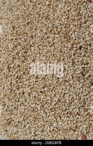 Organic White Sesame seeds (Sesamum indicum) or white Til Stock Photo