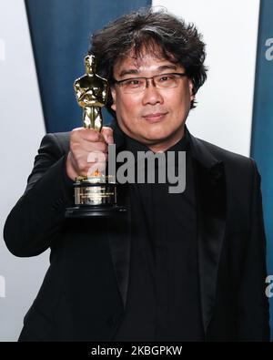 BEVERLY HILLS, LOS ANGELES, CALIFORNIA, USA - FEBRUARY 09: Bong Joon-ho arrives at the 2020 Vanity Fair Oscar Party held at the Wallis Annenberg Center for the Performing Arts on February 9, 2020 in Beverly Hills, Los Angeles, California, United States. (Photo by Xavier Collin/Image Press Agency/NurPhoto) Stock Photo