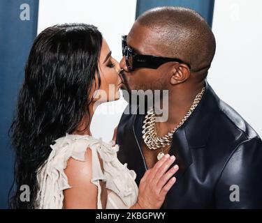 BEVERLY HILLS, LOS ANGELES, CALIFORNIA, USA - FEBRUARY 09: Kim Kardashian West and Kanye West arrive at the 2020 Vanity Fair Oscar Party held at the Wallis Annenberg Center for the Performing Arts on February 9, 2020 in Beverly Hills, Los Angeles, California, United States. (Photo by Xavier Collin/Image Press Agency/NurPhoto) Stock Photo