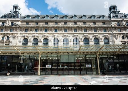 Orsay museum already closed cause of the coronavirus in Paris, France, on March 13, 2020. the day after the President 's intervention on Television about Coronavirus,in Paris, there is no traffic on the usual busy streets, busy places,as place de la Concorde,which was almost empty of cars, of people.Parisians are starting to wear face mask,as the tourists do ,in tourist places, on the streets, in subway, even in their car.some Museum are starting to close as the orsay museum, the louvre museum was quiet as ever. (Photo by Jerome Gilles/NurPhoto) Stock Photo