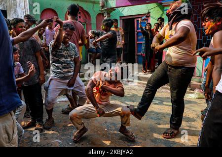Dalit community of Bangladesh celebrate Holi Festival in Narayanganj Dality Colony on March 13, 2020, Bangladesh. (Photo by Mushfiqul Alam/NurPhoto) Stock Photo