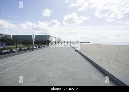Deserted street in matosinhos beach, one of the most frequented beaches by the citizens of the district of Porto, Portugal, on March 17, 2020. In Portugal many schools, clubs, bars, museums, among others are closed due to the Covid-19 pandemic, and people were advised to stay at home until the 9th of April(Photo by Rita Franca/NurPhoto) Stock Photo