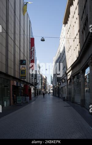 Empty shopping arcades in Hanover on 23 March 2020. Since this Monday, Lower Saxony and the entire federal government have imposed a contact ban in order to slow down the spread of the corona virus. Shops and restaurants are closed. Crowds of more than two people are prohibited. (Photo by Peter Niedung/NurPhoto)
