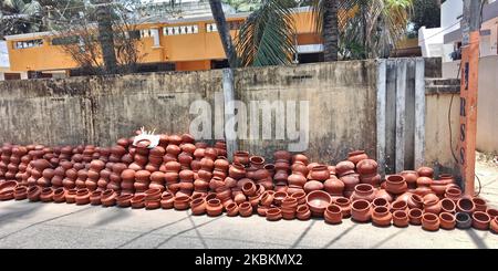 Pottery for sale in South India Stock Photo - Alamy