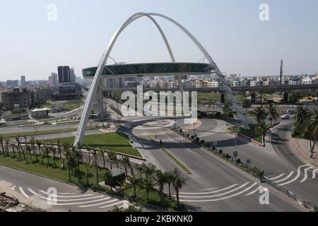 A Arial view shows deserted streets near the Biswa Bangla Gate during a government-imposed nationwide lockdown as a preventive measure against the COVID-19 coronavirus, in Kolkata on March 29, 2020. (Photo by Debajyoti Chakraborty/NurPhoto) Stock Photo