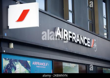 The airline company AirFrance-KLM has asked French and Dutch governments to receive state financial help as the world lockdown and travel bans have grounded most of planes. As France enters its 5th week of confinement, the lockdown due to the Covid-19 massive outbreak are extended until May 11th in France. Toulouse. France. April 21th 2020. (Photo by Alain Pitton/NurPhoto) Stock Photo