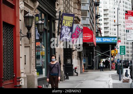 Forbidden Planet, 832 Broadway, New York, NY. exterior storefront of a  comic books, and toy store in Manhattan Stock Photo - Alamy