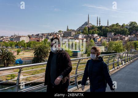 Daily life in Istanbul, Turkey during the coronavirus outbreak on May 7, 2020. The minister of health announced on May 8 that the number of COVID-19 cases has reached 133,721 with the 1,977 new cases announced today, and the death toll stands at 3,642. On Monday, President Erdogan stated that Turkey is starting to reduce coronavirus containment measures. Barber shops, shopping malls and several stores will be allowed to open on May 11 with specific precautions, and universities will return to their academic calendar on June 15. (Photo by Erhan Demirtas/NurPhoto) Stock Photo