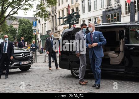 King Philippe - Filip Of Belgium arrives at La Galerie Du Roi (King's Galley) in Brussles - Belgium on 10 May 2020. King Filip of Belgium is seen wearing a face mask when visiting shop owners.Belgium will start phase two with the opening of shops allowing more people to work again on condition. Belgium start cautiously with a way out of the corona measures. Stores will reopen again on May 11 under certain conditions. Jonathan Raa / Nurphoto (Photo by Jonathan Raa/NurPhoto)