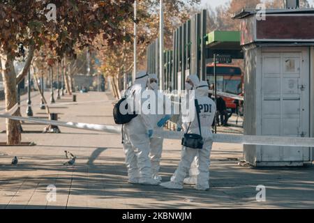 PDI Detectives (policia de investigaciones) found two dead bodies of homeless during quarantine nearby Santiago Central Market in Santiago, Chile, on May 16, 2020. (Photo by Gonzalo Murillo Iturbe/NurPhoto) Stock Photo