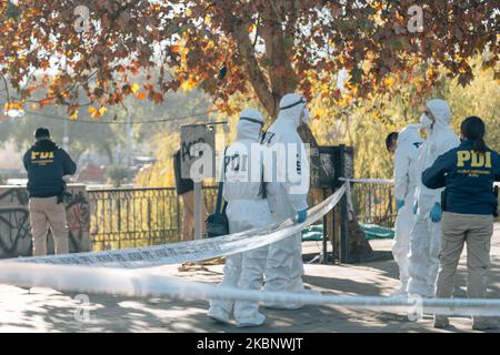 PDI Detectives (policia de investigaciones) found two dead bodies of homeless during quarantine nearby Santiago Central Market in Santiago, Chile, on May 16, 2020. (Photo by Gonzalo Murillo Iturbe/NurPhoto) Stock Photo