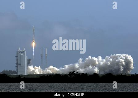 A United Launch Alliance Atlas V rocket carrying the X-37B Orbital Test Vehicle (OTV-6) launches from pad 41 at Cape Canaveral Air Force Station on May 17, 2020 in Cape Canaveral, Florida. The USSF-7 mission for the U.S. Space Force is the sixth flight of the OTV-6 space plane, an unmanned spacecraft which resembles a miniature version of NASA's retired space shuttle. (Photo by Paul Hennessy/NurPhoto) Stock Photo