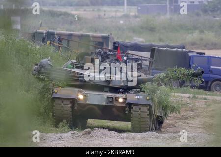 South Korean Military take part in an drill near DMZ in Paju, South Korea, on June 18, 2020. South Korea's top security officials had discussions Thursday on heightened tensions with North Korea during their weekly National Security Council (NSC) meeting, Cheong Wa Dae said. The NSC's standing committee session was chaired by Chung Eui-yong, director of national security at the presidential office. (Photo by Seung-il Ryu/NurPhoto) Stock Photo