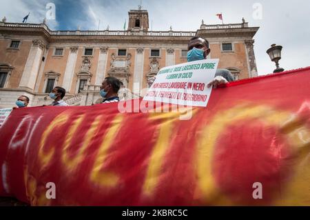 Bengali community take part in a demonstration in Rome, Italy, on June 19, 2020 demanding the reopening of Mosque and asking the residence permit. (Photo by Andrea Ronchini/NurPhoto) Stock Photo