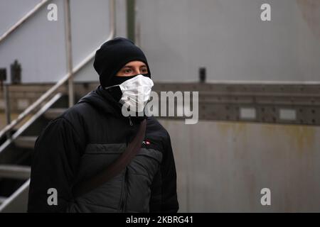 A man wearing a protective mask against COVID-19 in Buenos Aires, Argentina, on June 22, 2020. (Photo by Carol Smiljan/NurPhoto) Stock Photo