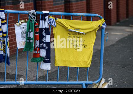 Tributes to former Leeds United footballers Billy Bremner, Jack Charlton and Norman Hunter outside the stadium at Elland Road, Leeds, England on July 16, 2020 (Photo by Emily Moorby/MI News/NurPhoto) Stock Photo