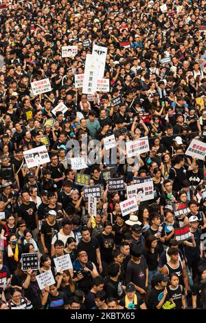 People march with posters near Admiralty in Hong Kong, China, on 16 Jun 2019. (Photo by Marc Fernandes/NurPhoto) Stock Photo