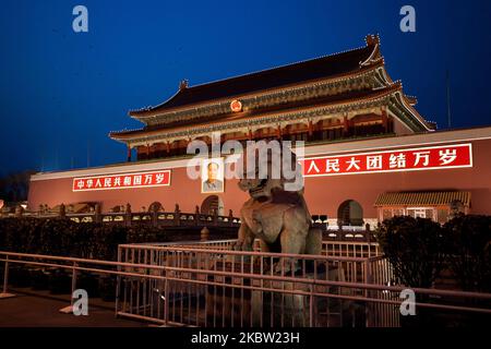 Beijing, China, the 30 March 2011. A view of the Tiananmen literally << Gate of Heavenly Peace >>. This is a famous monument in Beijing, the capital of the People's Republic of China. It is widely used as a national symbol. First built during the Ming dynasty in 1420, Tiananmen is often referred to as the front entrance to the Forbidden City. (Photo by Emeric Fohlen/NurPhoto) Stock Photo