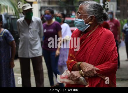 A woman waits for a medical check-up in Mumbai, India on July 22, 2020. India has become the third country after the United States and Brazil, to cross 01 million COVID-19 cases. (Photo by Himanshu Bhatt/NurPhoto) Stock Photo