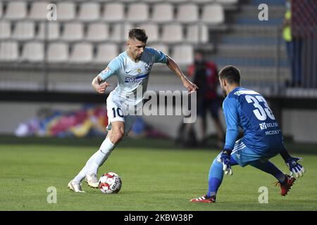 Roland Niczuly of Sepsi OSK in action during semifinal of the