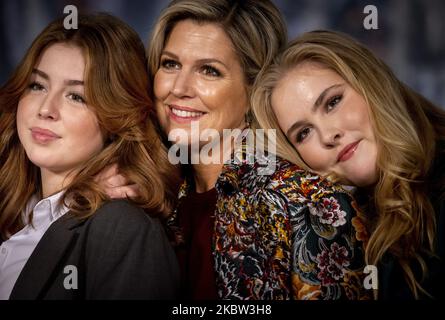 2022-11-04 14:04:00 Dutch Princess Ariane, Queen Maxima and Crown Princess Amalia pose during the photo session with the royal family in the Nieuwe Kerk in Amsterdam, The Netherlands, November 4, 2022. ANP KOEN VAN WEEL netherlands out - belgium out Stock Photo