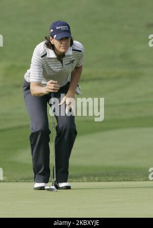 Juli Inkster of Los Altos CA in the 9th hole during round one of Hana Bank Kolon Championship at Sky 72 Golf Club on October 30, 2009 in Incheon, South Korea. (Photo by Seung-il Ryu/NurPhoto) Stock Photo