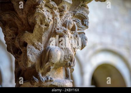 Cloister and details of the capitals of the cathedral of Girona (Catalonia, Spain) ESP: Claustro y detalles de los capiteles de la catedral de Gerona Stock Photo