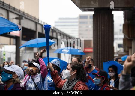 Nurses at the University of Illinois Hospital (UIH) rally on the first day of their strike in Chicago, IL on September 12, 2020. Hundreds of UIH nurses are demanding safe patient limits and adequate personal protective equipment. (Photo by Max Herman/NurPhoto) Stock Photo