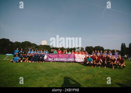 Packing Group 1 Examples Group photo taken during the opening gala of the 71st Seminci ...