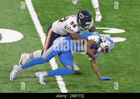 Chicago Bears inside linebacker Roquan Smith (58) walks off the