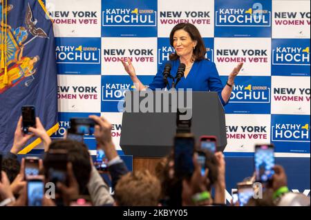 NEW YORK, NEW YORK - NOVEMBER 03: New York Governor Kathy Hochul speaks during a New York Women 'Get Out The Vote' rally at Barnard College on November 03, 2022 in New York City. Vice President Kamala Harris and Secretary Hillary Rodham Clinton joined Gov. Kathy Hochul and Attorney General Letitia James as they campaigned at a New York Women GOTV rally with the midterm elections under a week away. Hochul holds a slim lead in the polls against Republican candidate Rep. Lee Zeldin. AG James is favored to beat Republican candidate for Attorney General Michael Henry. Stock Photo