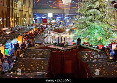 Zurich main station Christmas market, Swituerland Stock Photo