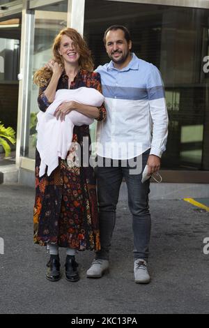 the actress Maria Castro and her husband Jose Manuel Villalba pose with their daughter Olivia at the exit of the hospital after being parents for the second time in Madrid October 03, 2020 Spain (Photo by Oscar Gonzalez/NurPhoto) Stock Photo