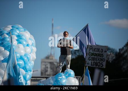 People take part in a protest against the government of Argentina's President Alberto Fernandez, in Buenos Aires, Argentina, on October 12, 2020 amid a lockdown against the spread of COVID-19. (Photo by Manuel Cortina/NurPhoto) Stock Photo