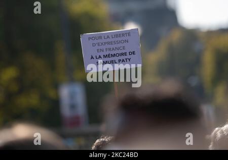 People gathered in Nantes, France, on October 18, 2020 to pay homage to Samuel Paty, history teacher at the College du Bois d'Aulne in Conflans-Sainte-Honorine, beheaded on 16 October 2020 by an Islamist of Chechen origin who reproached him for having shown caricatures of the Prophet Mohammed published by Charlie Hebdo to his pupils during a course on freedom of expression and the right to blasphemy. Beyond the tribute paid to the victim of this attack, this gathering initiated by trade unions whose Snes-FSU aimed to support the teaching profession, freedom of expression and to reaffirm the re Stock Photo