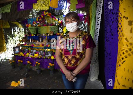 The Chinampera Tradition organization (Chinampa is a technique used in Mesoamerican agriculture primarily in lakes), made a presentation of the day of the dead offerings in order to keep alive this ancestral practice. On October 21, 2020 in Mexico City, Mexico. (Photo by Cristian Leyva/NurPhoto) Stock Photo