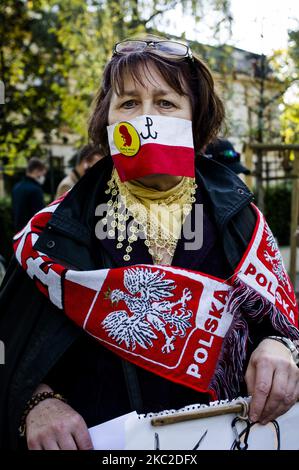 Anti-abortion activist while The Constitutional Court was deciding to ban abortions for fetal indications, in Warsaw, Poland, on October 22, 2020. Outside of the the court activists from both sides gathered in prayers for the judges to introduce the ban or in protest against limiting women reproductive rights. (Photo by Piotr Lapinski/NurPhoto) Stock Photo