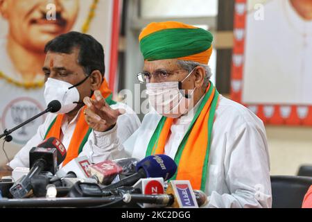 Jaipur: Rajasthan BJP President Satish Poonia with Union Minister Arjun Ram Meghwal during a press conference, in Jaipur, Rajasthan, India, on October 23, 2020.(Photo by Vishal Bhatnagar/NurPhoto) Stock Photo