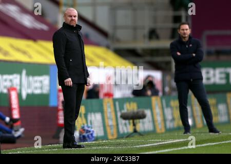 Burnley manager Sean Dyche (left) during the Premier League match between Burnley and Chelsea at Turf Moor, Burnley on Saturday 31st October 2020. (Photo by Tim Markland/MI News/NurPhoto) Stock Photo