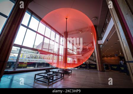 London, UK. 4th November 2022. Sphere by Fred Tschida. Displayed as part of Southbank Centre’s Winter Festival, the striking, spinning, glowing installation stands six meters tall with gas-filled tube rotating to produce an illusion of a giant glowing orb. Credit: Guy Corbishley/Alamy Live News Stock Photo