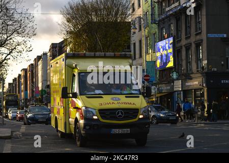 An ambulance seen in Dublin's city centre. On Wednesday, November 18, 2020, in Dublin, Ireland. (Photo by Artur Widak/NurPhoto) Stock Photo