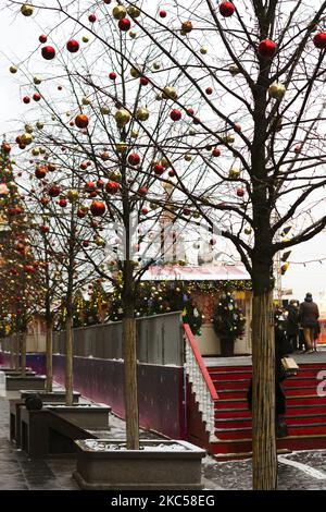 Christmas and New Year celebration at Red Square during COVID-19 pandemic in Moscow, Russia, on December 4, 20204 December 2020, Moscow, Russia (Photo by Nataliya Petrova/NurPhoto) Stock Photo