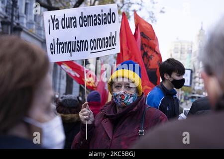 Demonstrators showing republican flags, march through the streets of central Madrid in support of a third Republic in Spain, the day the Spanish Constitution is celebrated, in Madrid December 6, 2020 Spain (Photo by Oscar Gonzalez/NurPhoto) Stock Photo