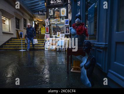 A man walks by Dublin's Balla Ban Art Gallery. On Wednesday, December 23, 2020, in Dublin, Ireland. (Photo by Artur Widak/NurPhoto) Stock Photo