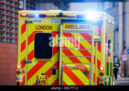 An ambulance arrives at the emergency department of the Royal London Hospital in London, England, on January 19, 2021. Heath Secretary Matt Hancock said yesterday that there are currently more people in hospital in the UK with covid-19 than at any time during the pandemic, with a patient with coronavirus being admitted to hospital every 30 seconds. (Photo by David Cliff/NurPhoto) Stock Photo