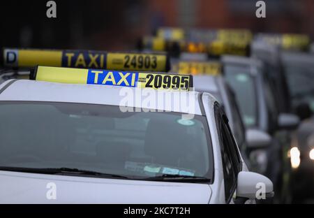 A line of taxis in Dublin city centre during Level 5 Covid-19 lockdown. The Department of Health reported this evening 2,001 of new Covid-19 cases for the Republic of Ireland and 93 deaths, a new record for a confirmed number of daily deaths. On Tuesday, 19 January, 2021, in Dublin, Ireland. (Photo by Artur Widak/NurPhoto)