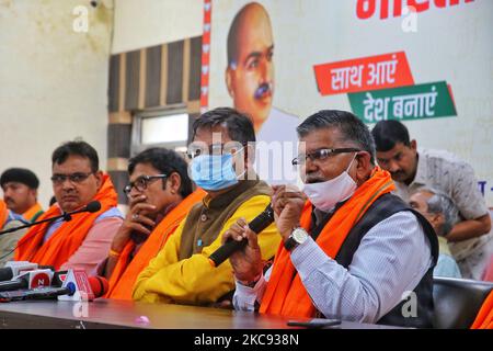 Jaipur: Rajasthan BJP Opposition leader Gulab Chand Kataria with Rajasthan BJP President Satish Poonia addressing the press conference at BJP office in Jaipur, Rajasthan, India, Feb 10,2021.(Photo by Vishal Bhatnagar/NurPhoto) Stock Photo