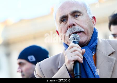 Leader Antonio Pappalardo is seen at the Protest rally of the gilet arancioni deniers against the Italian restrictions for the Coronavirus emergency captained by the leader Antonio Pappalardo in Piazza Duomo, Milano, Italy, on February 13 2021 (Photo by Mairo Cinquetti/NurPhoto) Stock Photo